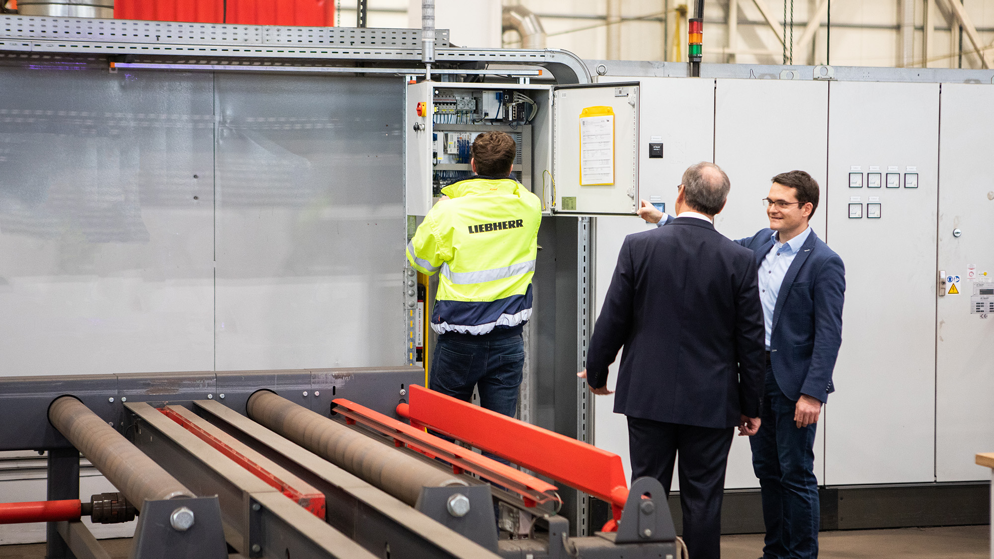 MM-14774_new-website-page_iot-box-reference_liebherr_6_2000x1125.jpg