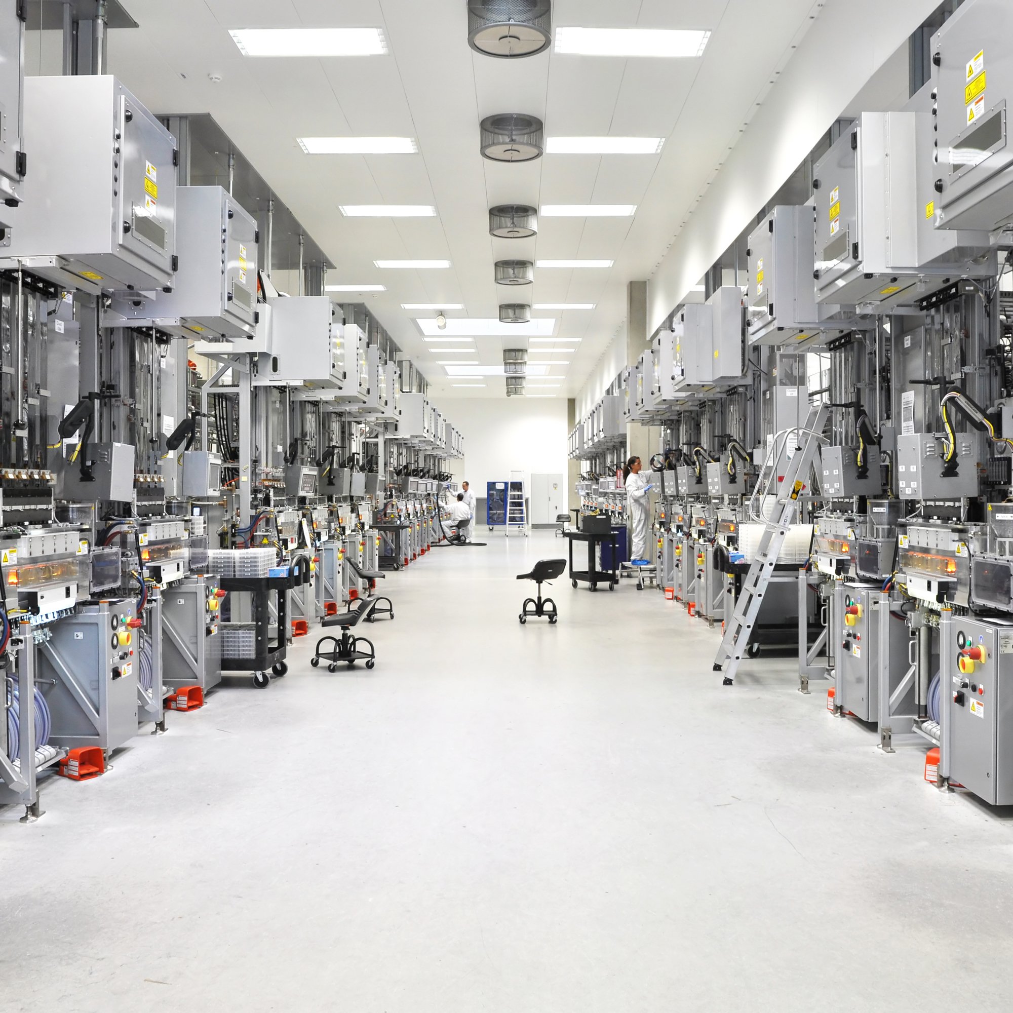 factory_halle_innen_raumtiefe_maschinen_2000x2000.jpg