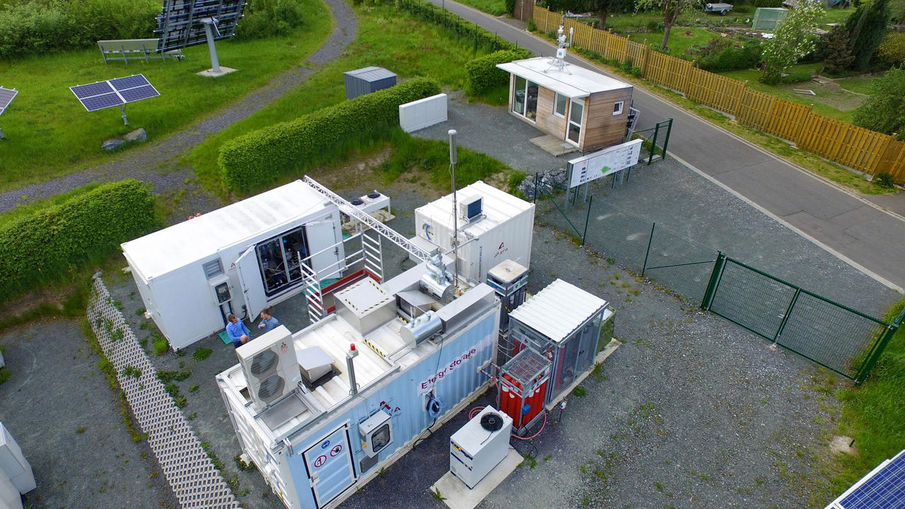 energy-referenz-zae-zentrum-fuer-angewandte-energieforschung-bayern-speicher-2000x1125.jpg-1280.jpg