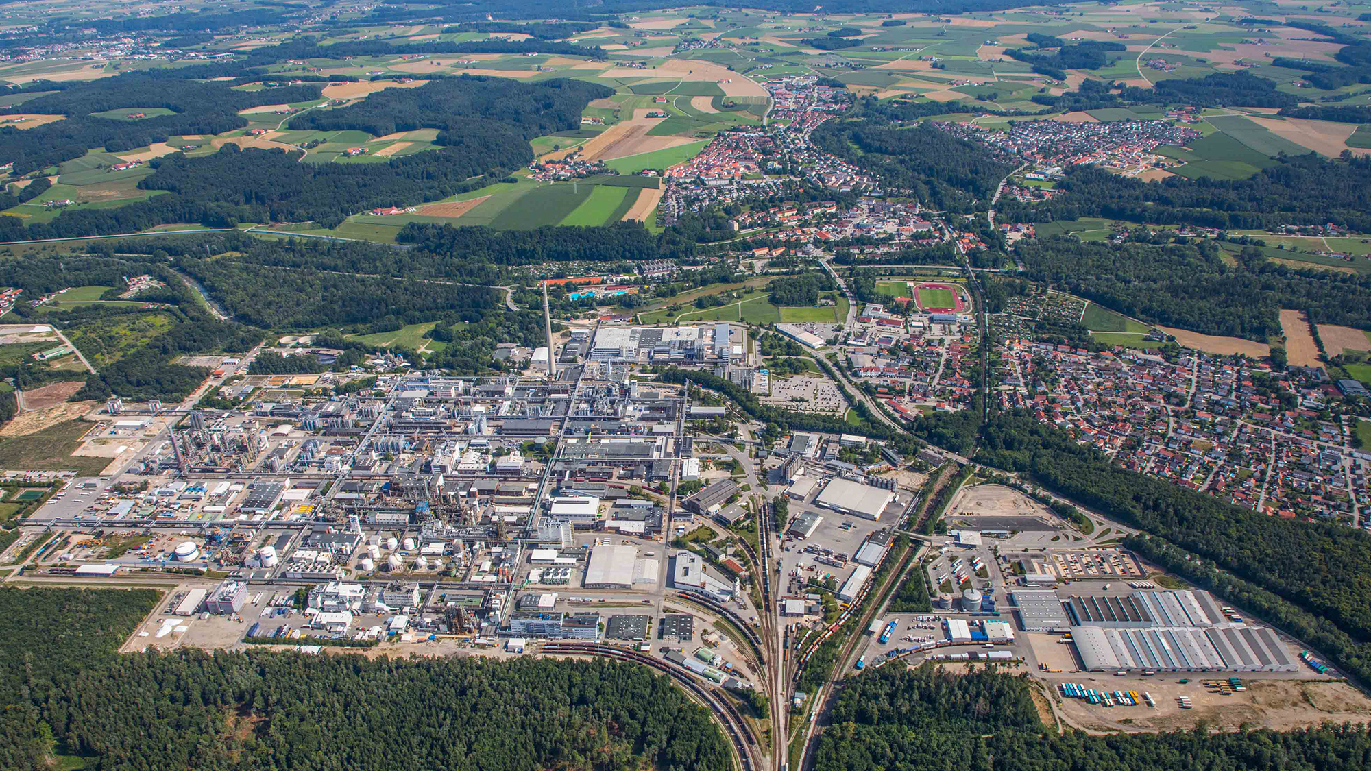 MM-374827_new_website_page_WAGO-cloud-reference-esforin-Cloud_Referenz_Chemiepark_Gendor_2000x1125.jpg
