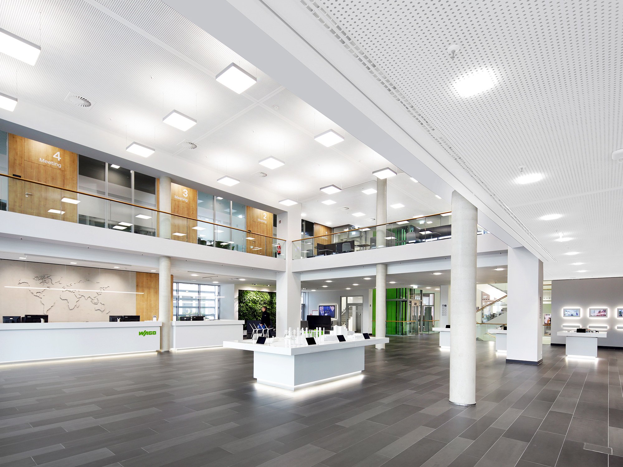 unternehmen_wago_c1_eingang_empfang_foyer_2000x1500.jpg