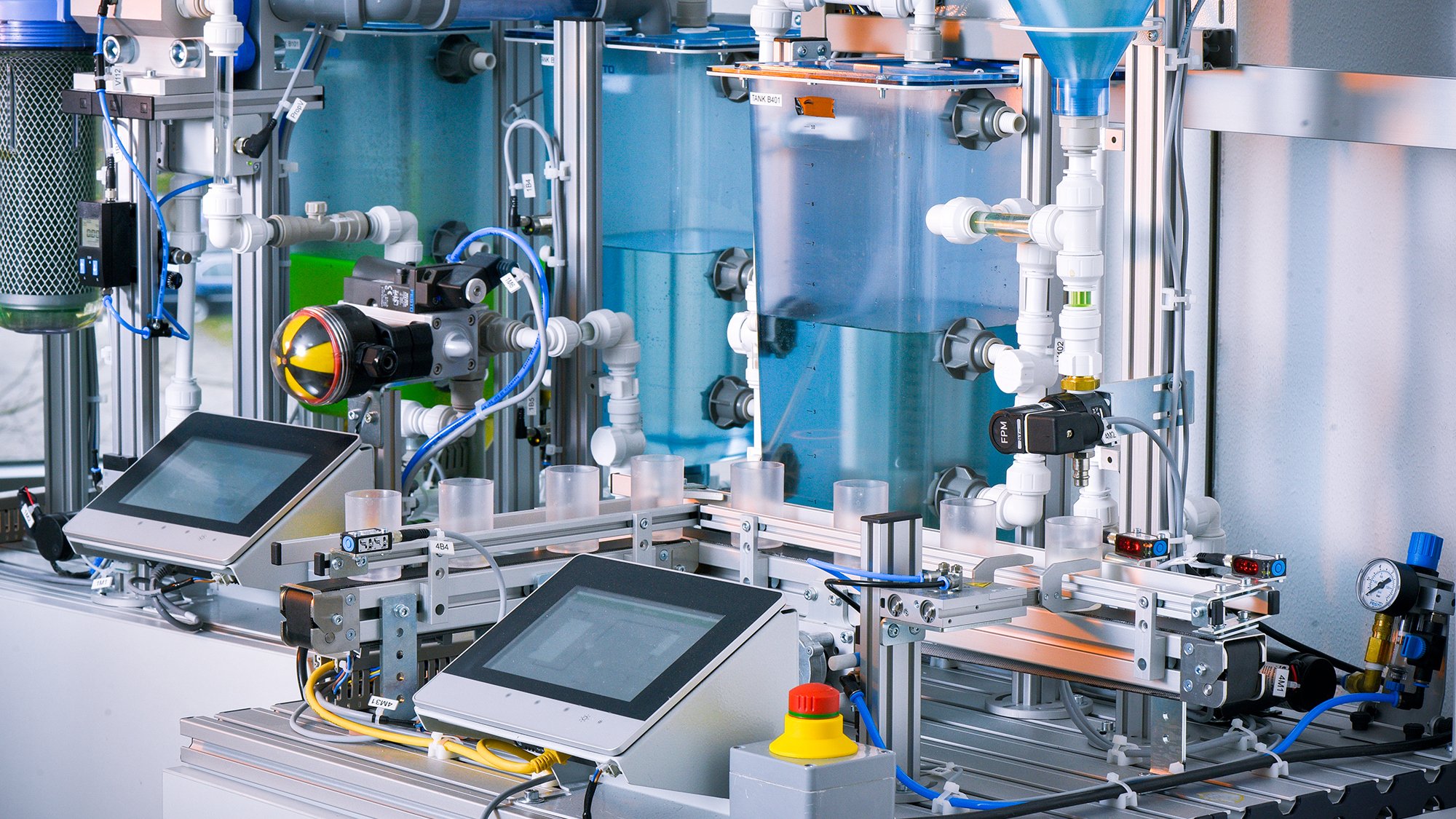 digitalisierung_referenz_austausch_anlagenmodule_dima_x5_2000x1125.jpg