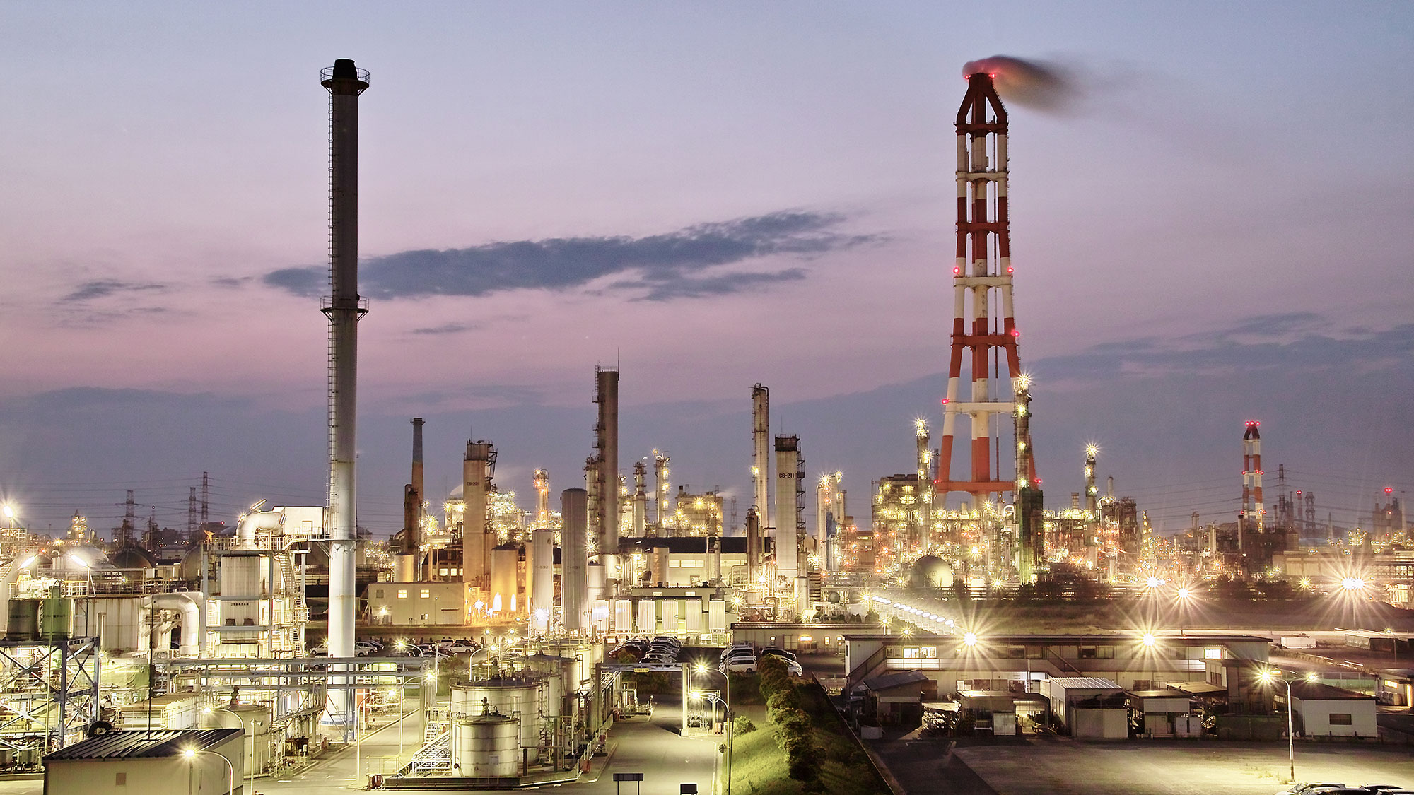 explosionsschutz_industrie_nacht_gettyimages-146365333_2000x1125.jpg