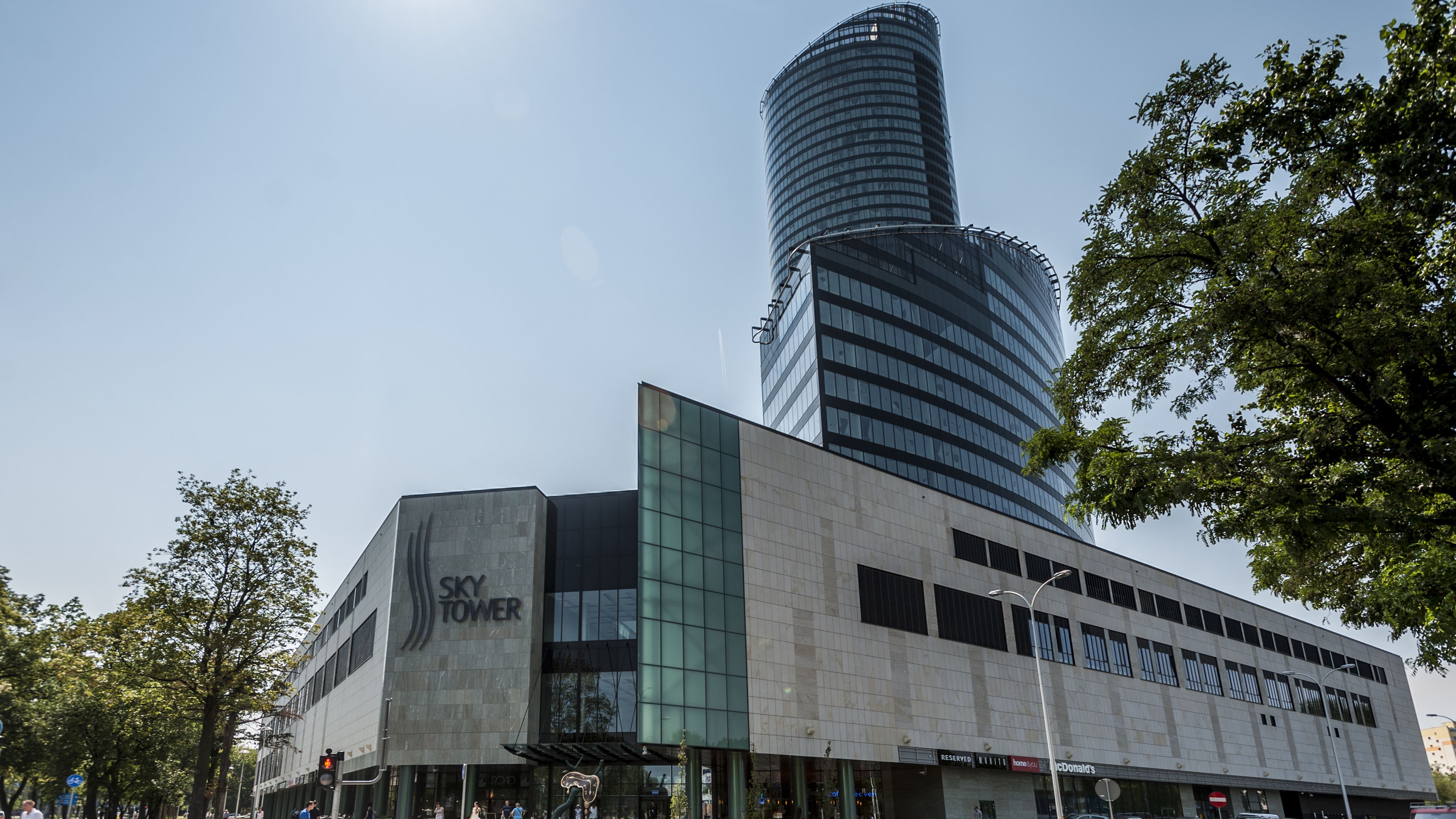 Sky_Tower_2000x1125.jpg