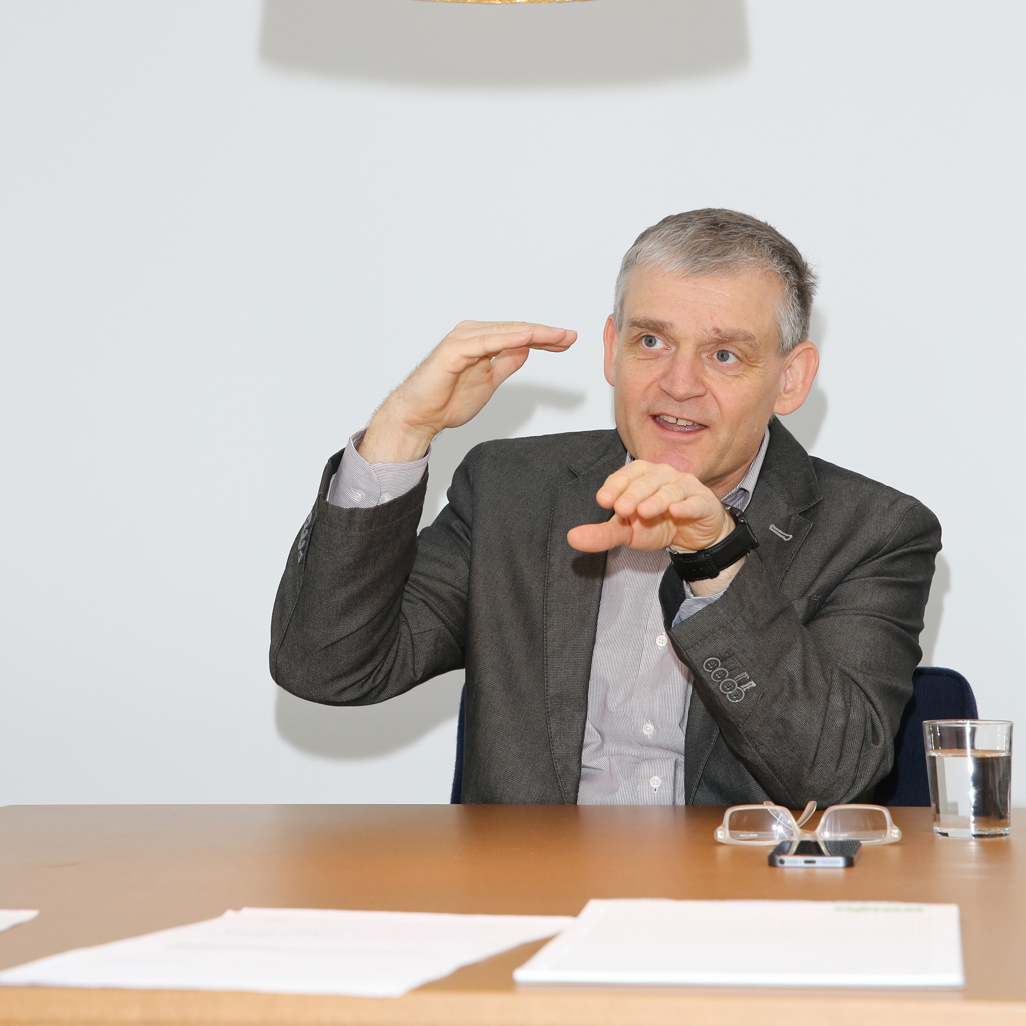 building_licht_interview_professor-matthias-wambganss_1_2000x2000.jpg
