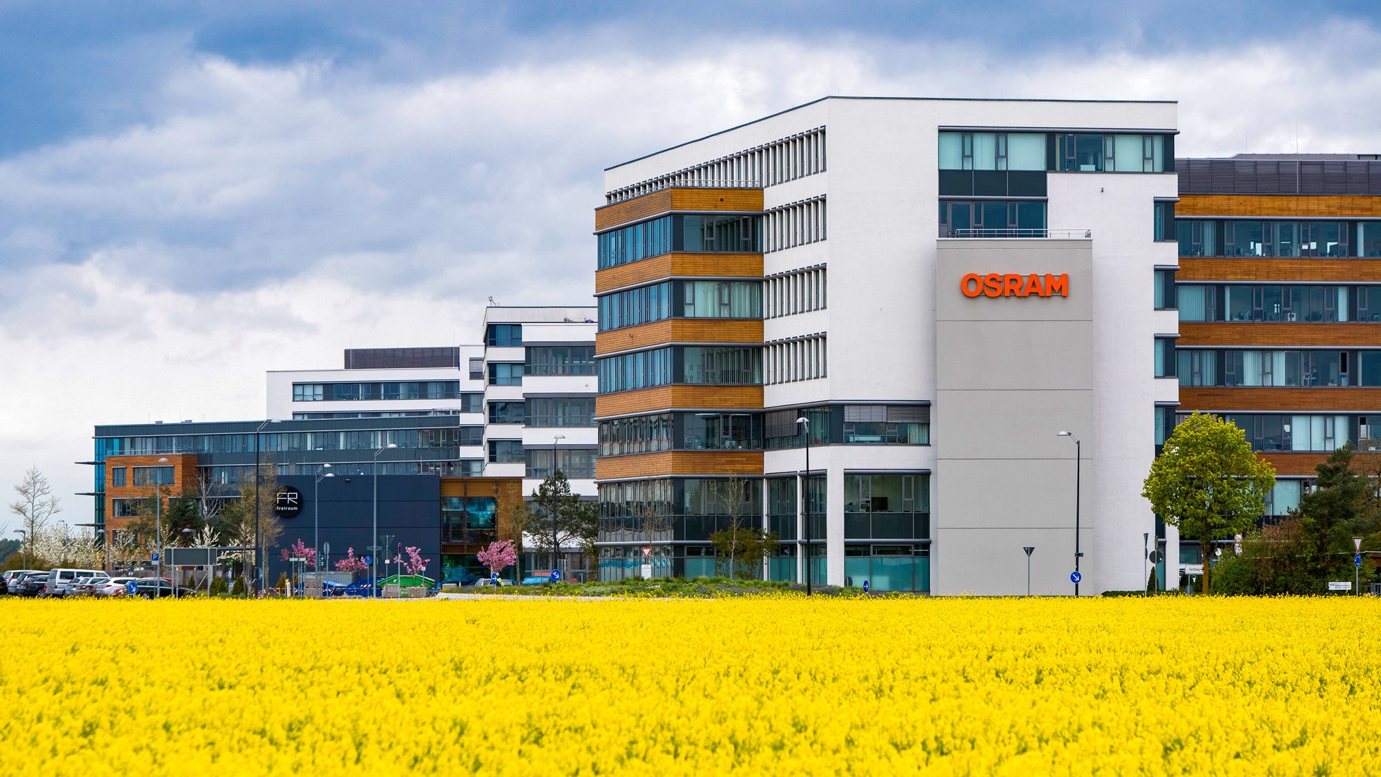 lighting_referenz_osram_gebaeude_aussenansicht_SGO-20160426-0012-2_2000x1125.jpg