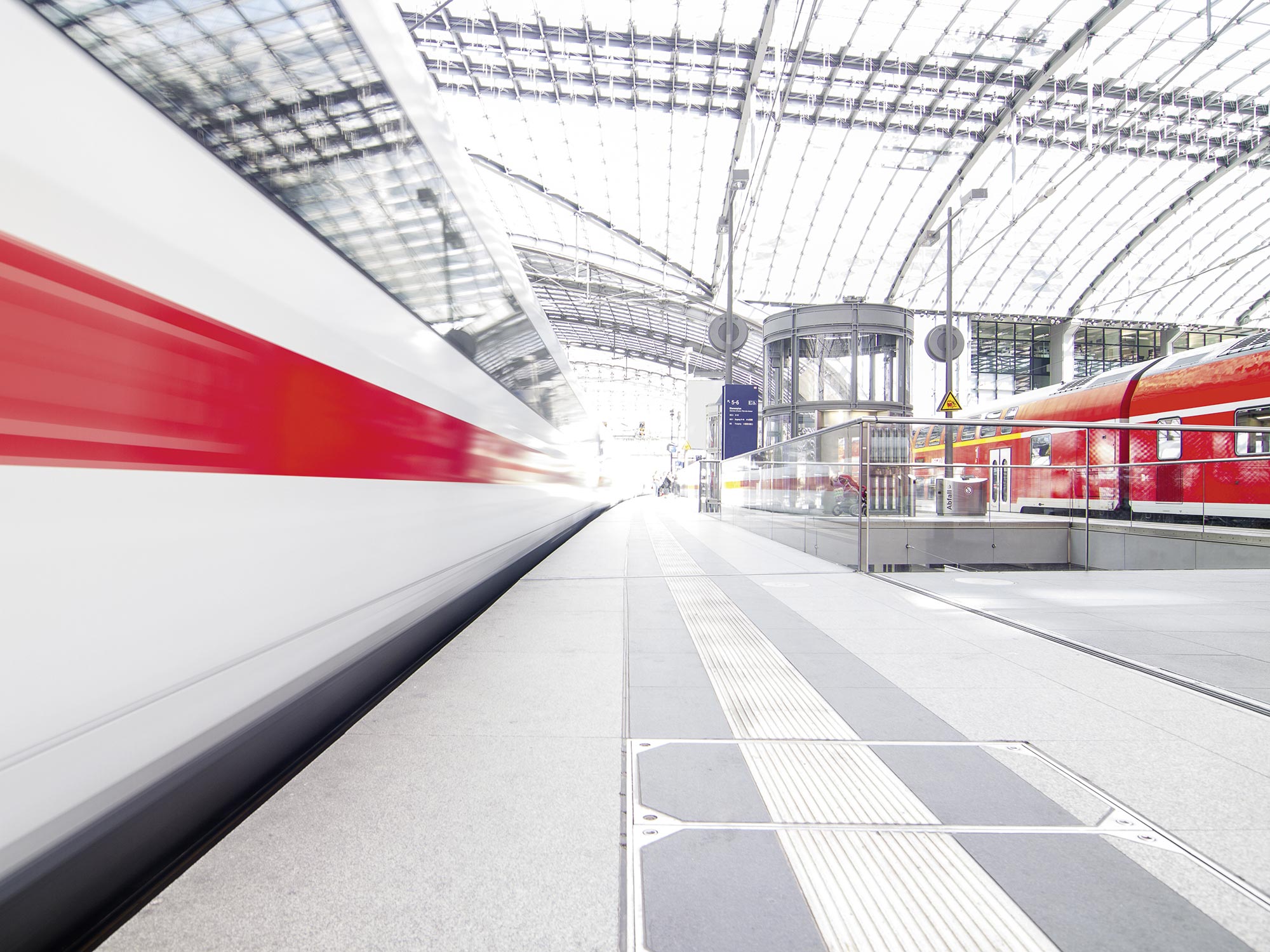 railway_Fotolia_65801186_X_2000x1500.jpg