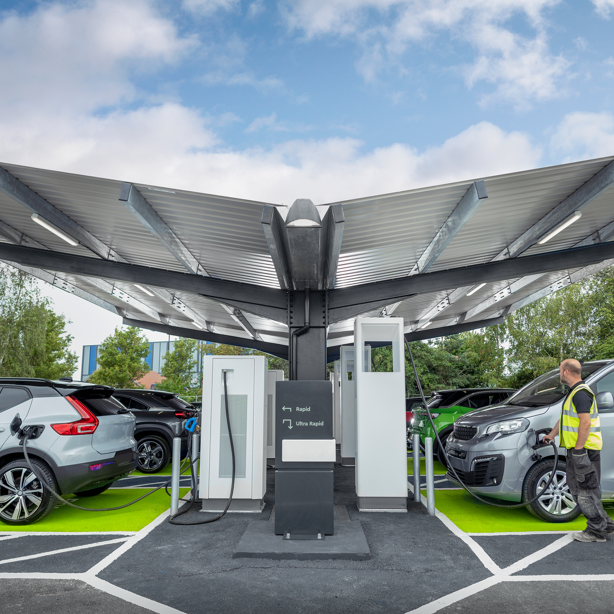 brochure_EV-charging_2000x2000.png