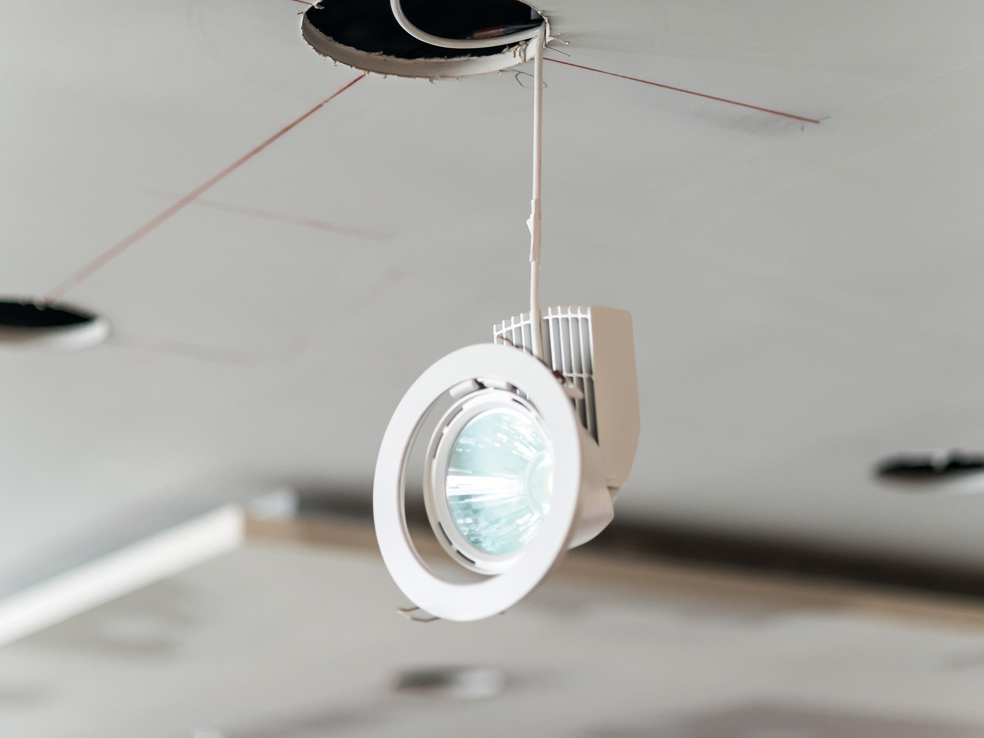 building_referenz_modehaus-zinser_lampe-zwischendecke_2000x1500.jpg