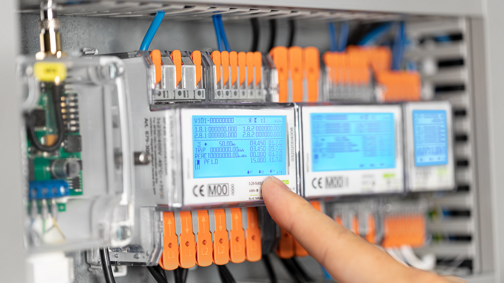 MM-42630  website update Energy Meter MID_2000x1125.jpg