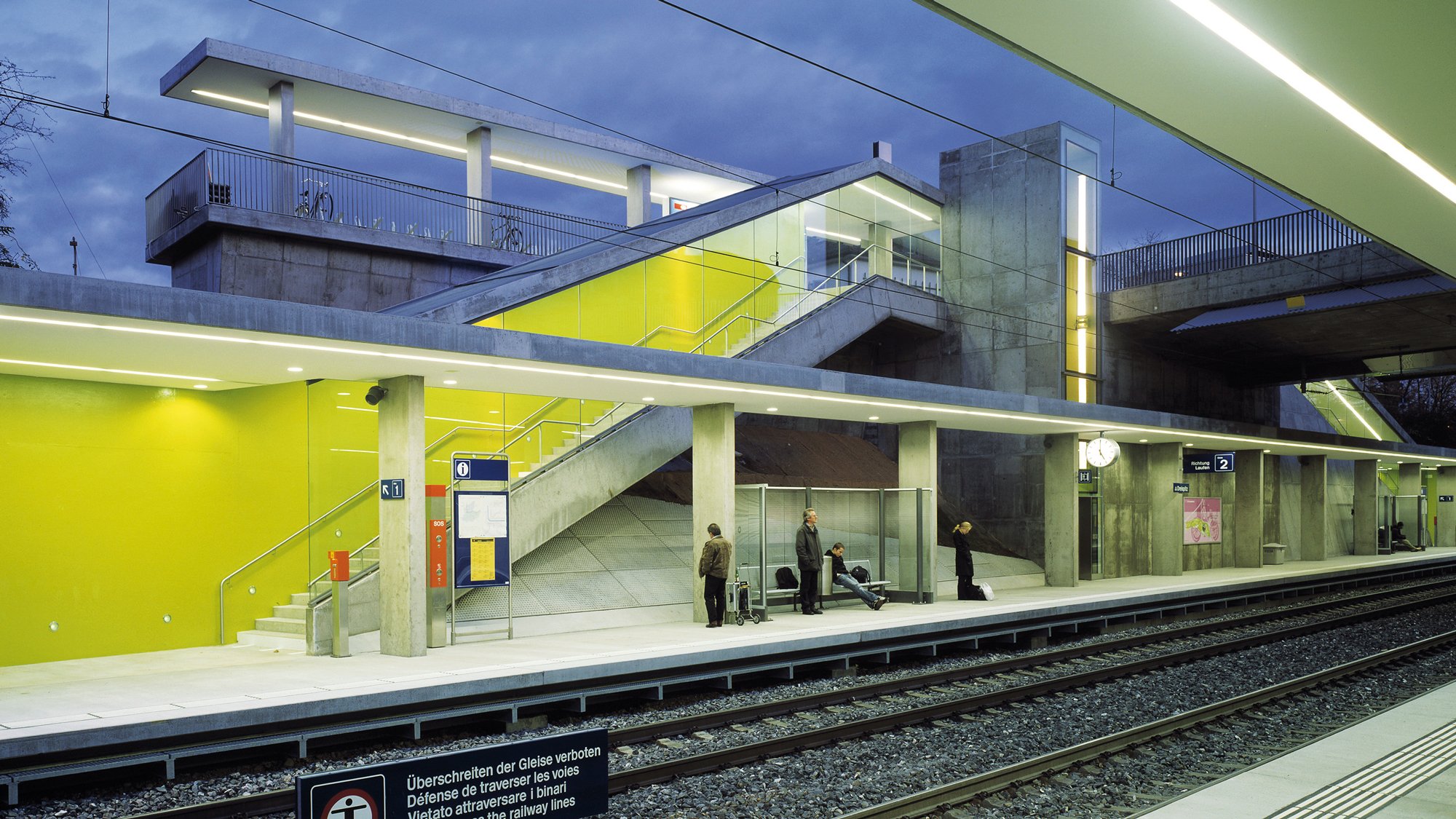 railway_bahnhof_zug_2000x1125.jpg