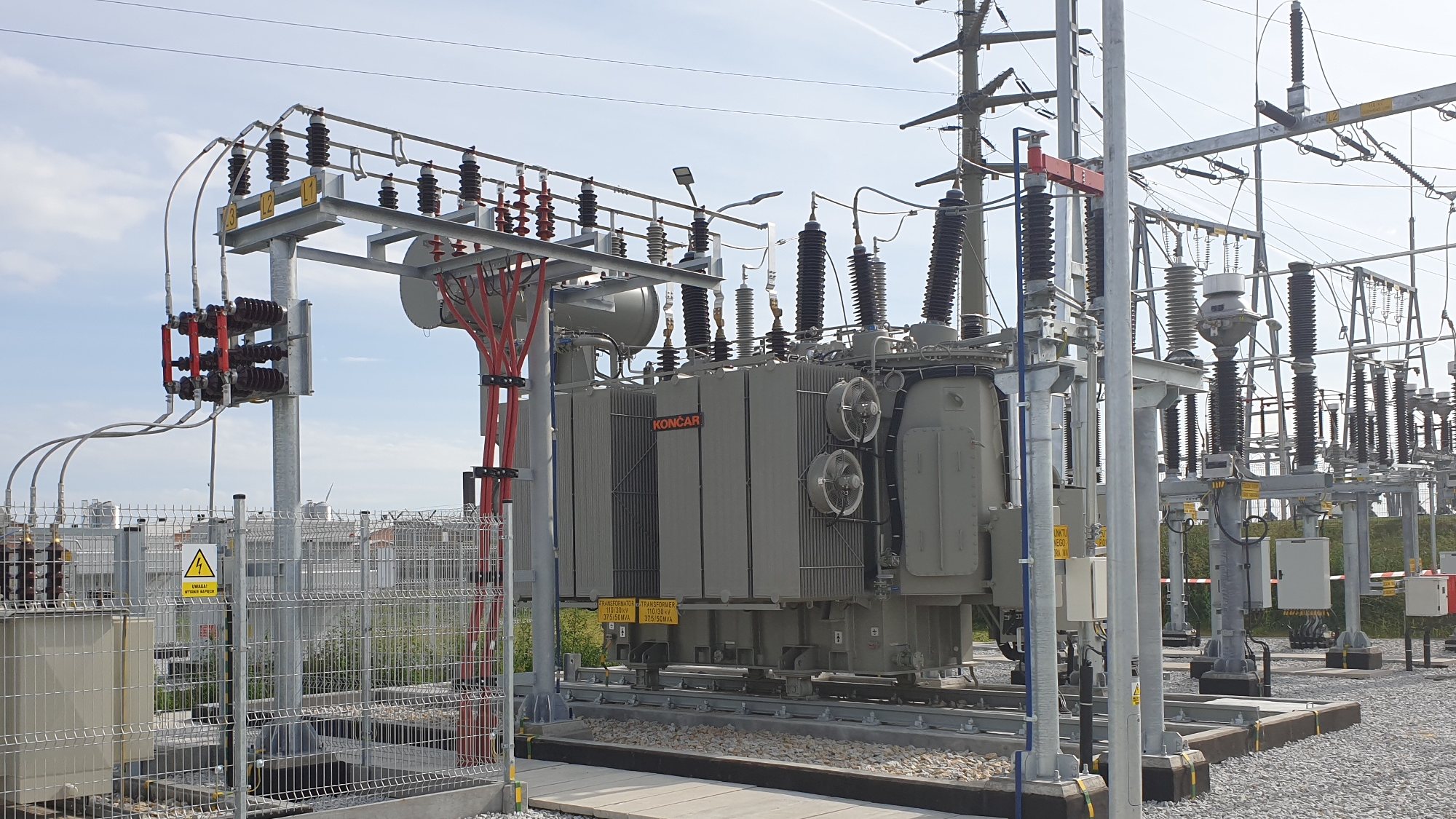 Stacja_elektroenergetyczna_2000x1125.jpg