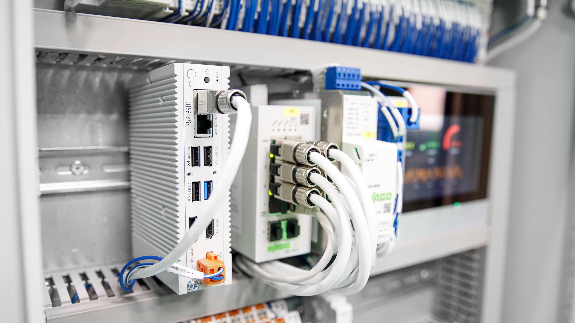 MM-304798_new-website-page_Praxistipp_2-IoT-meets-Edge-Computer_2_2000x1125.jpg