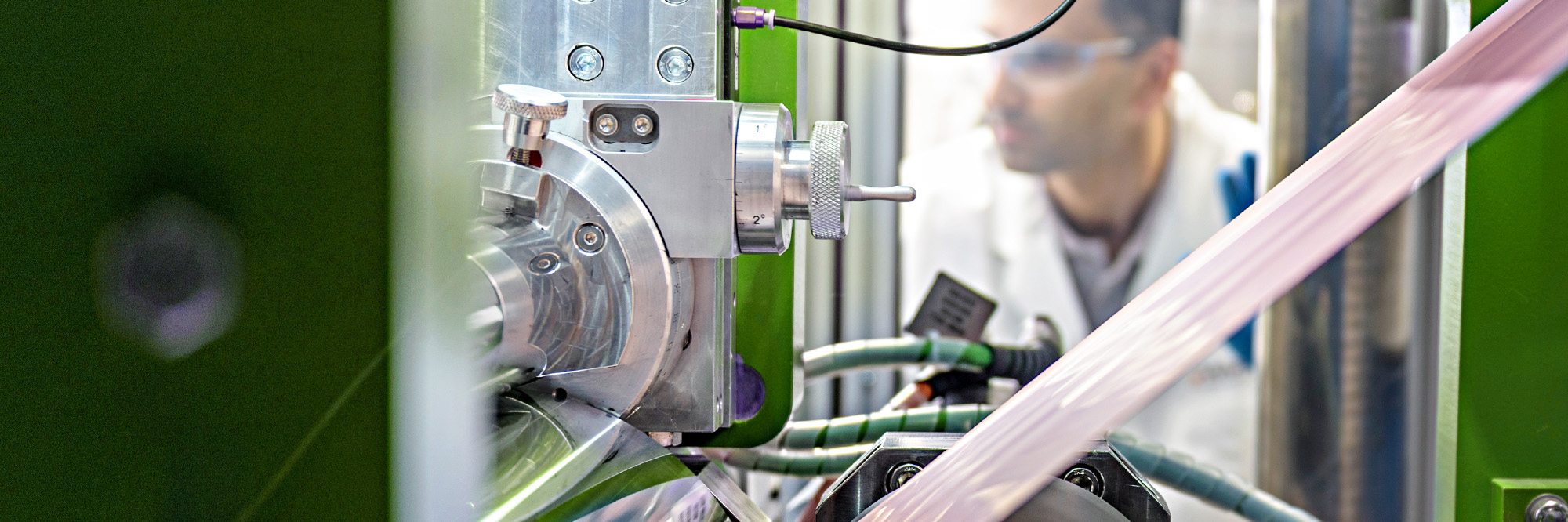 MM-463376_GWA_KV_Battery-Manufacturing_GettyImages-599833879_2000x1125.jpg