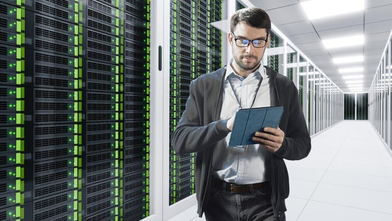 TR-768-MM-468861-GWA-KV-Data-Center-2000x1125