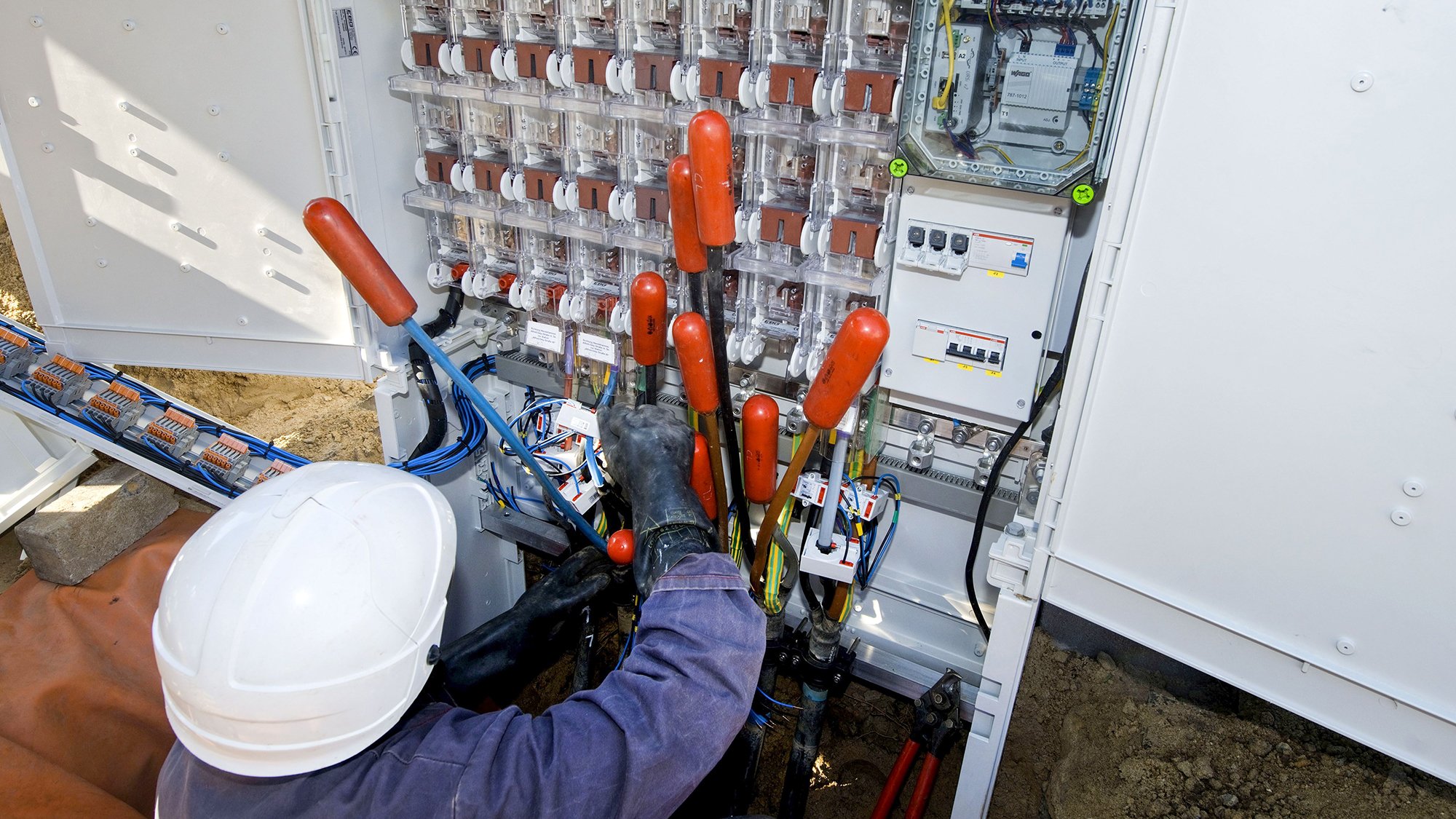 energy_referenz_stadtwerke-osnabrueck_christian-dreckstraeter_digitalisierung_verteiler3_2000x1125.jpg