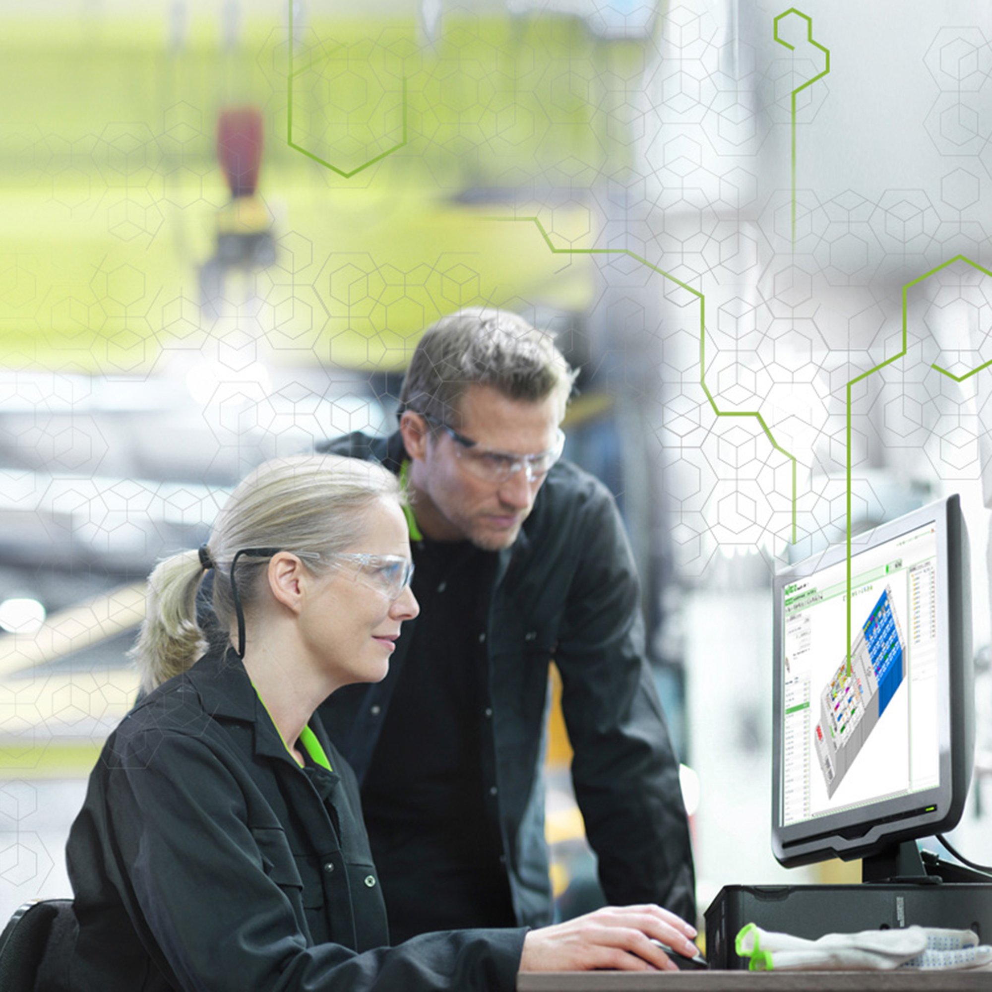 digitalisierung_smart-data_zwei_personen_rechner_fabrikanlage_arbeitssituation_gruen_keyvisual_2000x2000.jpg