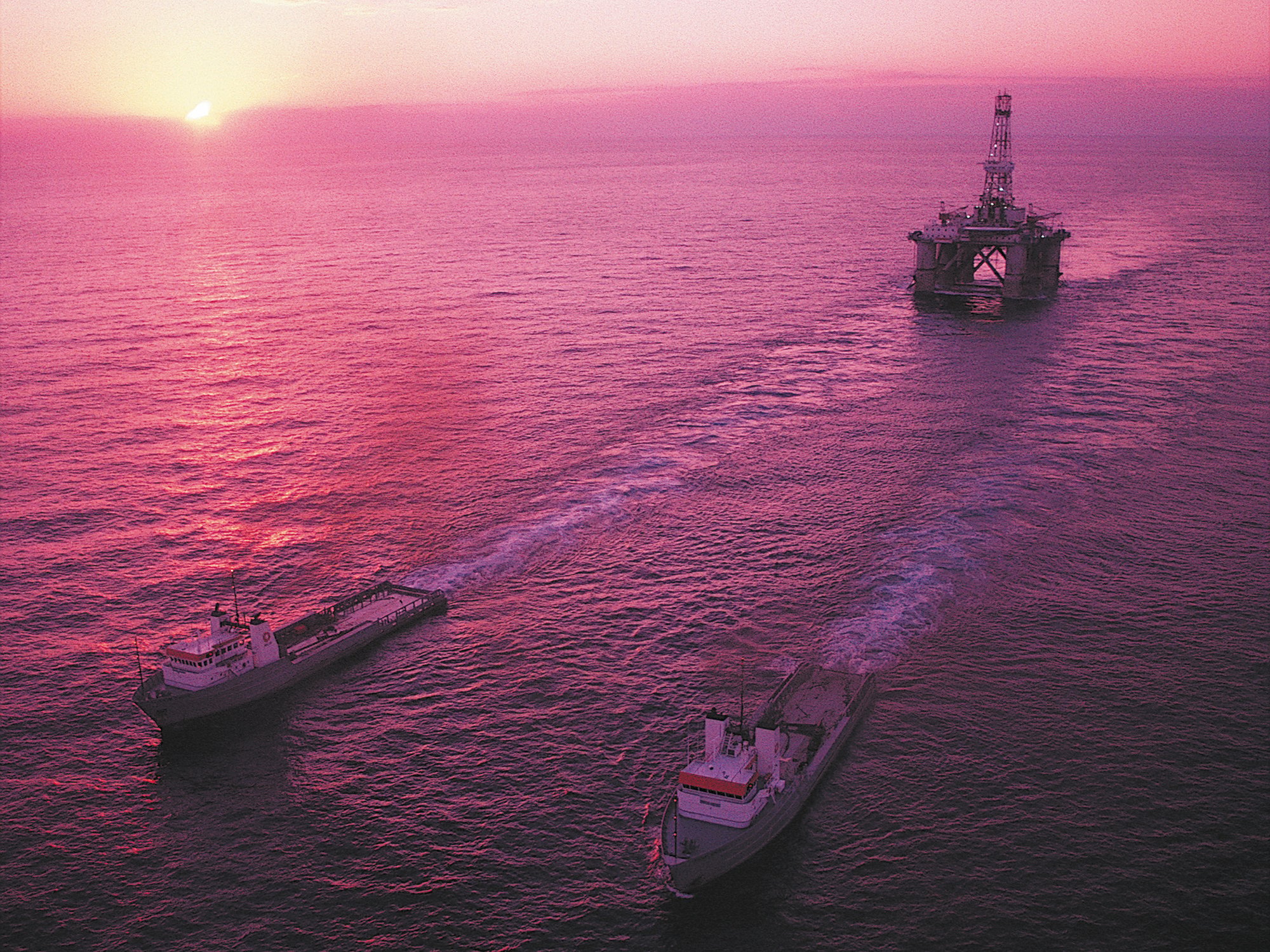 marine_sonnenuntergang_bohrplattform_2000x1500.jpg