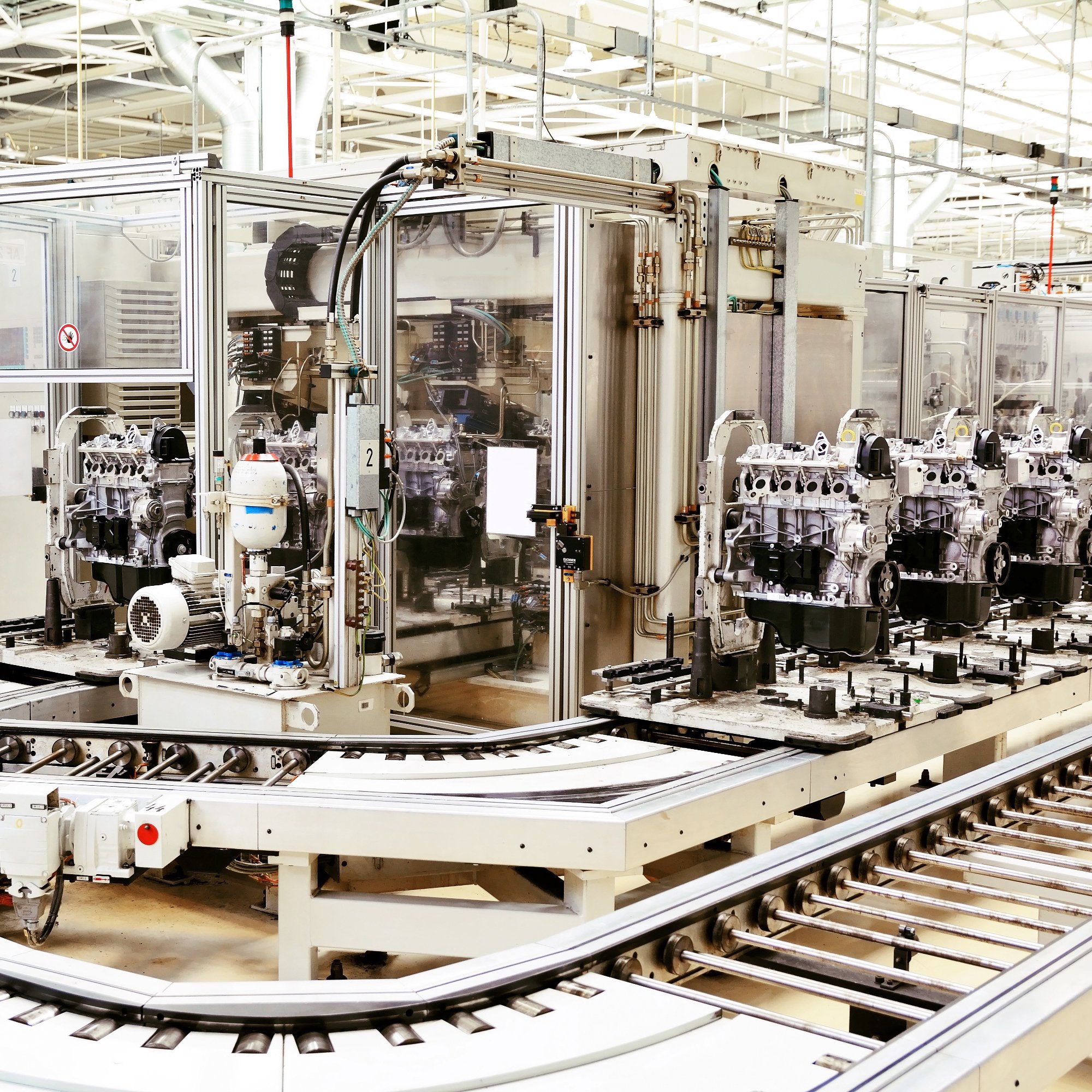 factory_fliessband_motoren_2000x2000.jpg